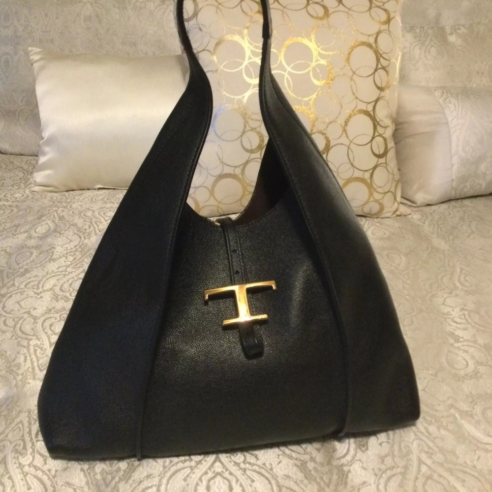 Tod's T Timeless black leather Hobo tote bag Prisine condition New. CC47